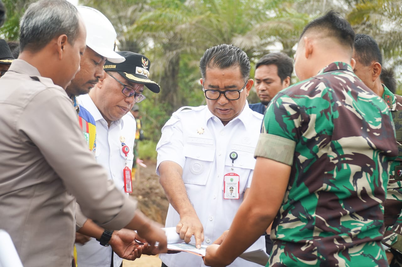 Tinjau Pengembangan Infrastruktur Pendukung IKN di Kabupaten PPU, Pj. Bupati PPU Makmur Marbun Sambut Kunker Pj. Gubernur Kaltim Akmal Malik di Sejumlah Kawasan.