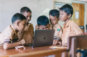 Menutup Celah di Ruang Digital: Upaya Melindungi Anak dari Konten Dewasa